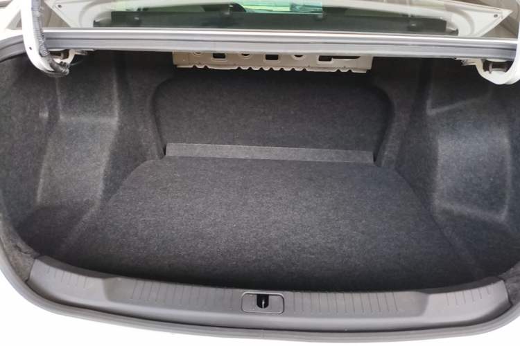 Used Buick GT 2016 15N Automatic Entry-Level Trim Trunk