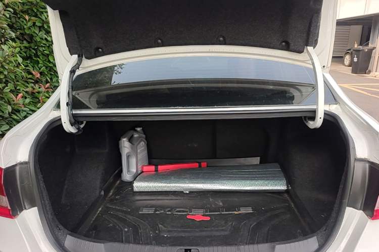 Used Buick GT 2016 15N Automatic Luxury Edition Trunk