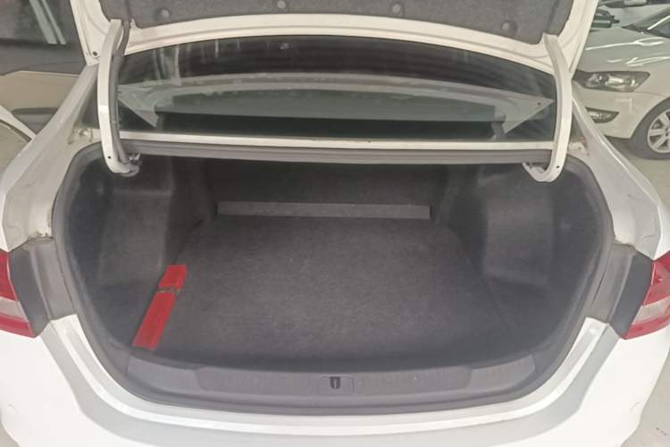 Used Buick GT 2016 15N Automatic Entry-Level Trim Trunk