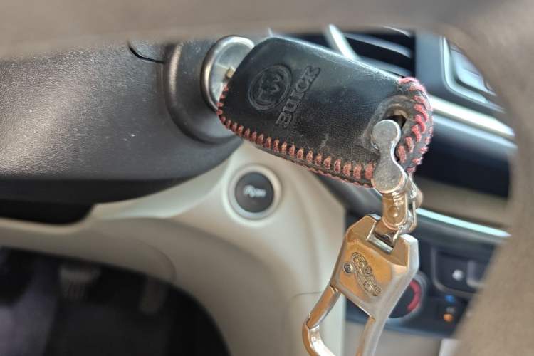 Used Buick GT 2016 15N Manual Entry-Level Trim Vehicle Key
