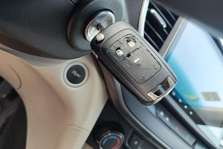 Used Buick GT 2016 15N Manual Entry-Level Trim Vehicle Key