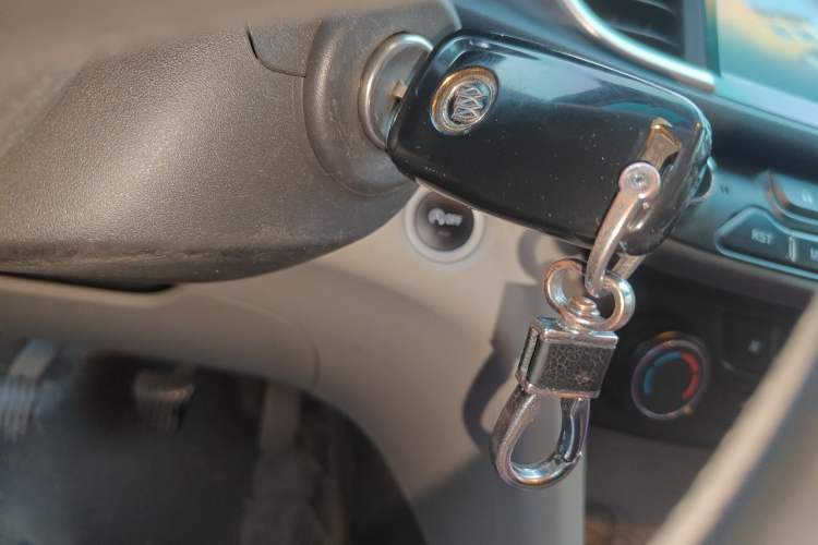 Used Buick GT 2016 15N Manual Entry-Level Trim Vehicle Key
