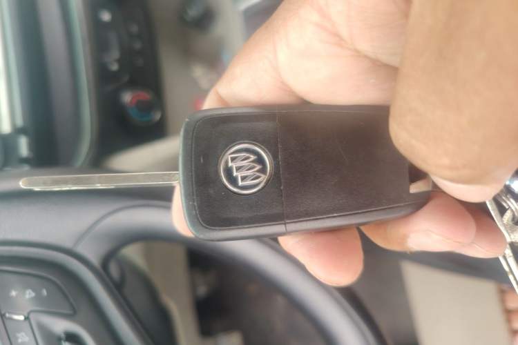Used Buick GT 2016 15N Manual Entry-Level Trim Vehicle Key