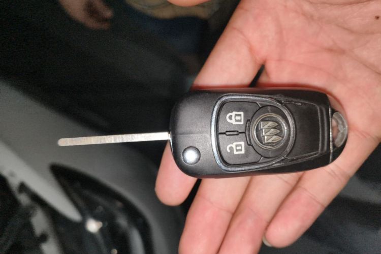 Used Buick GT 2016 15N Automatic Elite Edition Vehicle Key