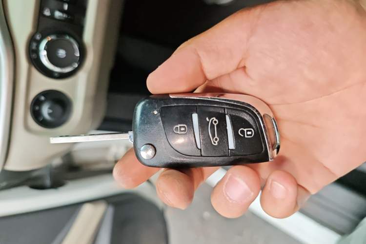 Used Buick GT 2016 15N Automatic Elite Edition Vehicle Key