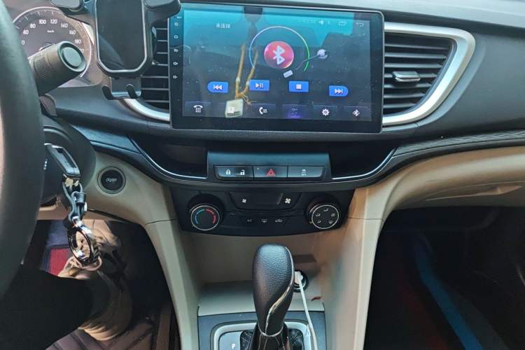 Used Buick GT 2016 15N Automatic Elite Edition Audio And AC Panel