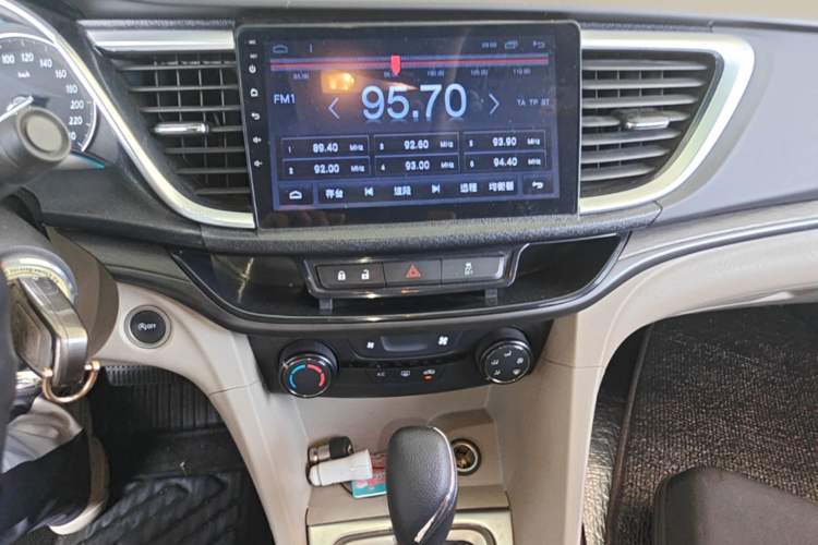 Used Buick GT 2016 15N Automatic Elite Edition Audio And AC Panel
