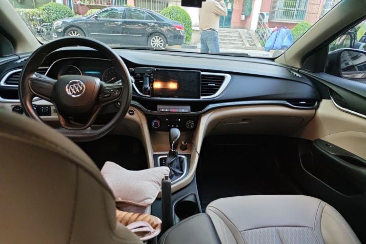 Used Buick GT 2016 15N Automatic Elite Edition Center Console