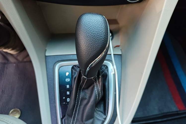Used Buick GT 2016 15N Automatic Elite Edition Gear Lever