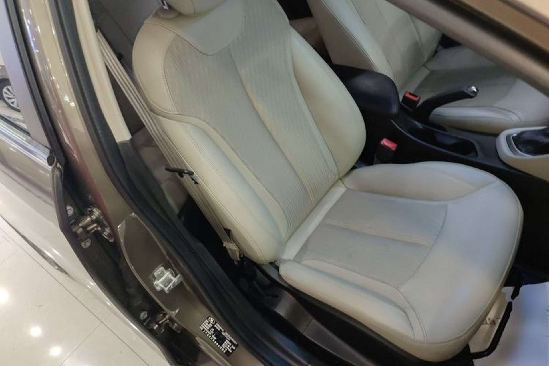 Used Buick GT 2016 18T Dual-Clutch Elite Model Right Front Seat