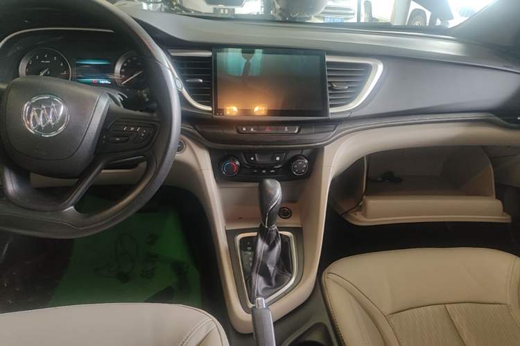 Used Buick GT 2017 15N Automatic Elite Version Audio And AC Panel