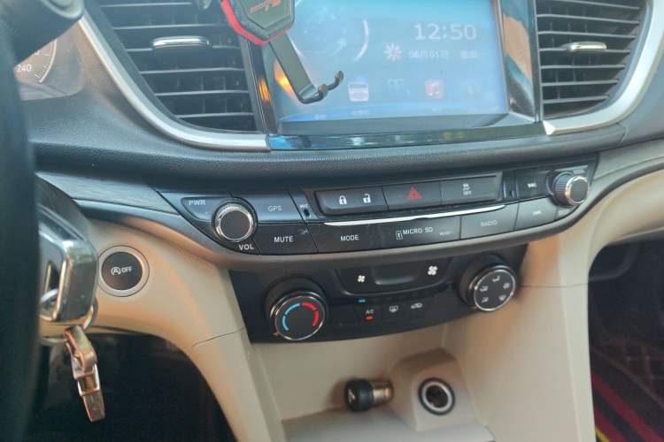 Used Buick GT 2017 15N Manual Elite Version Audio And AC Panel