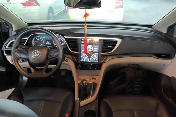 Used Buick GT 2017 15N Manual Entry-Level Trim Center Console