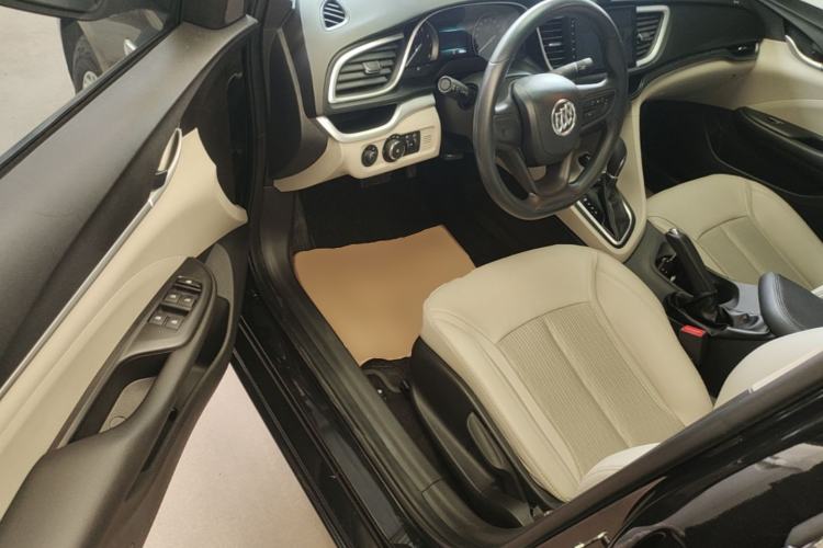 Used Buick GT 2017 15N Automatic Elite Version Driver Seat