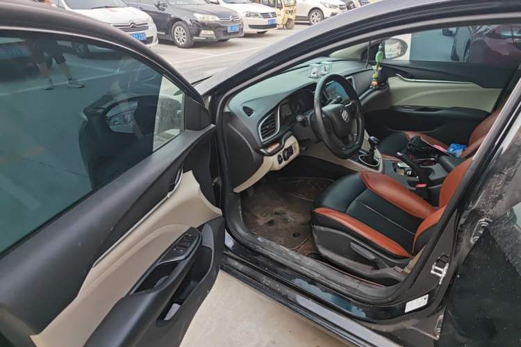 Used Buick GT 2017 15N Manual Elite Version Driver Seat