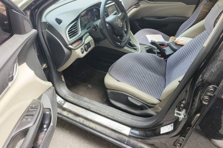Used Buick GT 2017 15N Automatic Elite Version Driver Seat