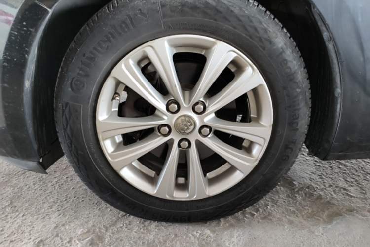 Used Buick GT 2017 15N Manual Entry-Level Trim Exterior 4