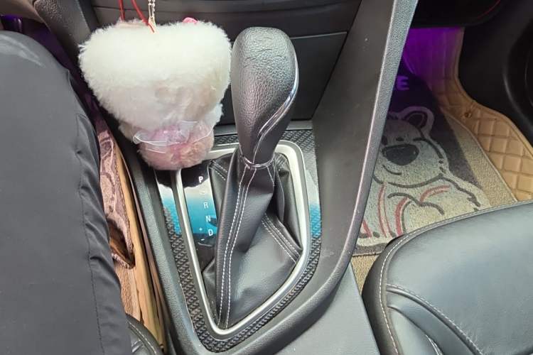 Used Buick GT 2017 15N Automatic Deluxe Edition Gear Lever