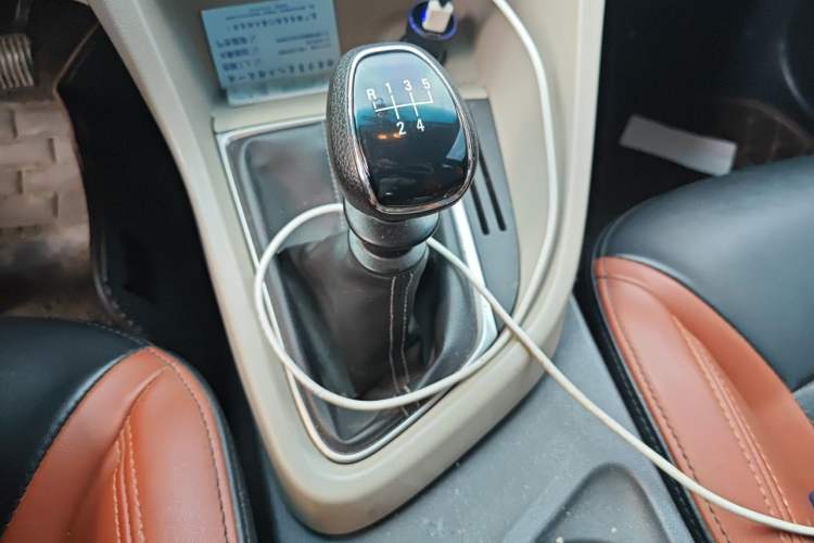 Used Buick GT 2017 15N Manual Elite Version Gear Lever