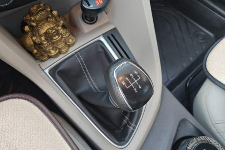 Used Buick GT 2017 15N Manual Elite Version Gear Lever