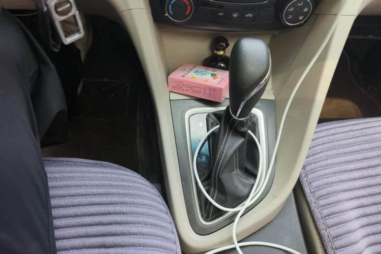 Used Buick GT 2017 15N Automatic Elite Version Gear Lever