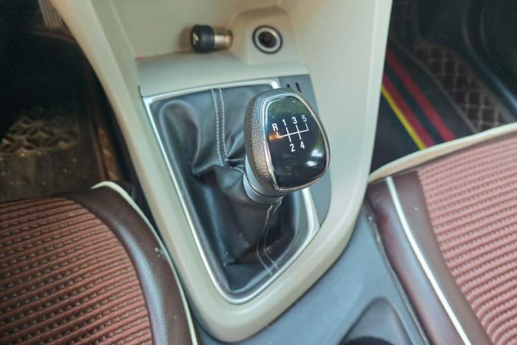 Used Buick GT 2017 15N Manual Elite Version Gear Lever
