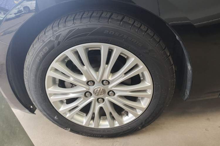 Used Buick GT 2017 15N Automatic Elite Version Left Front Wheel Hub