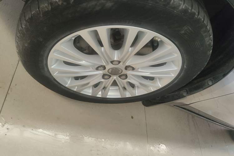 Used Buick GT 2017 15N Automatic Elite Version Left Front Wheel Hub