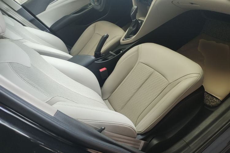 Used Buick GT 2017 15N Automatic Elite Version Right Front Seat