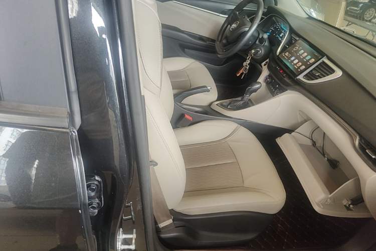 Used Buick GT 2017 15N Automatic Elite Version Right Front Seat