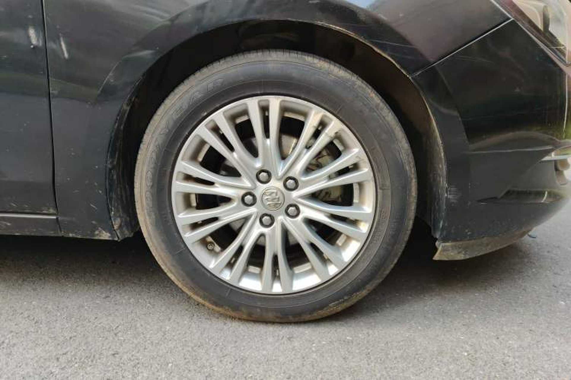 Used Buick GT 2017 15N Automatic Elite Version Right Front Wheel Hub