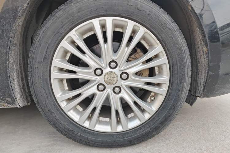 Used Buick GT 2017 15N Manual Elite Version Right Front Wheel Hub