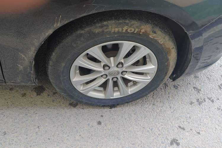 Used Buick GT 2017 15N Automatic Entry-Level Trim Right Front Wheel Hub
