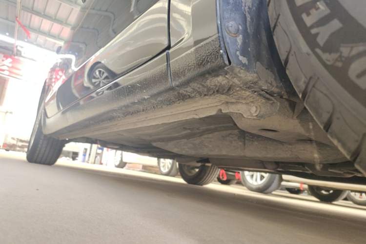 Used Buick GT 2017 15N Automatic Elite Version Right Side Sill