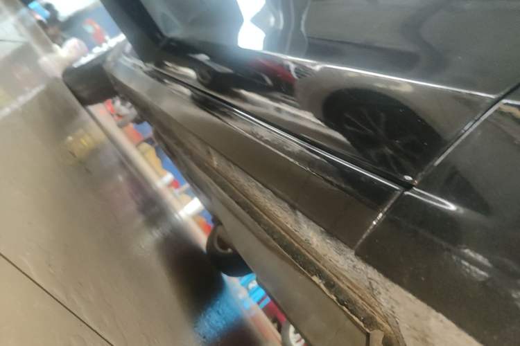 Used Buick GT 2017 15N Automatic Elite Version Right Side Sill
