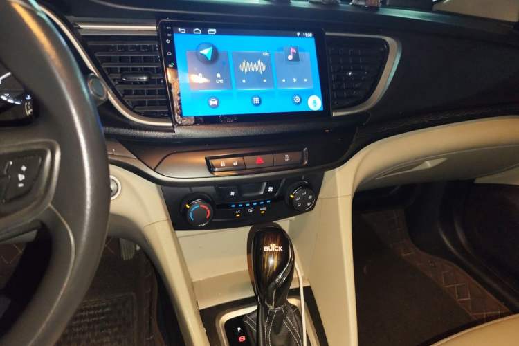 Used Buick GT 2017 15N Automatic Elite Version Audio And AC Panel