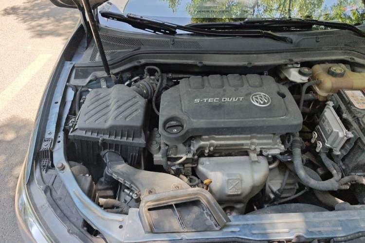 Used Buick GT 2017 15N Manual Elite Version Engine Bay Right