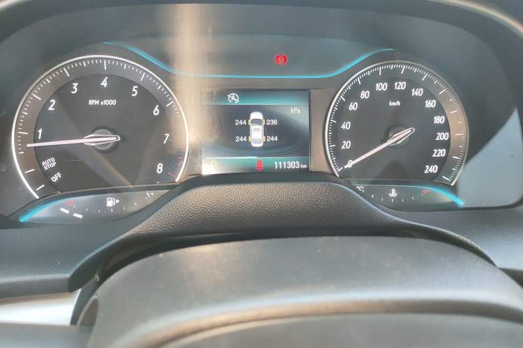 Used Buick GT 2017 15N Automatic Elite Version Odometer Close Up