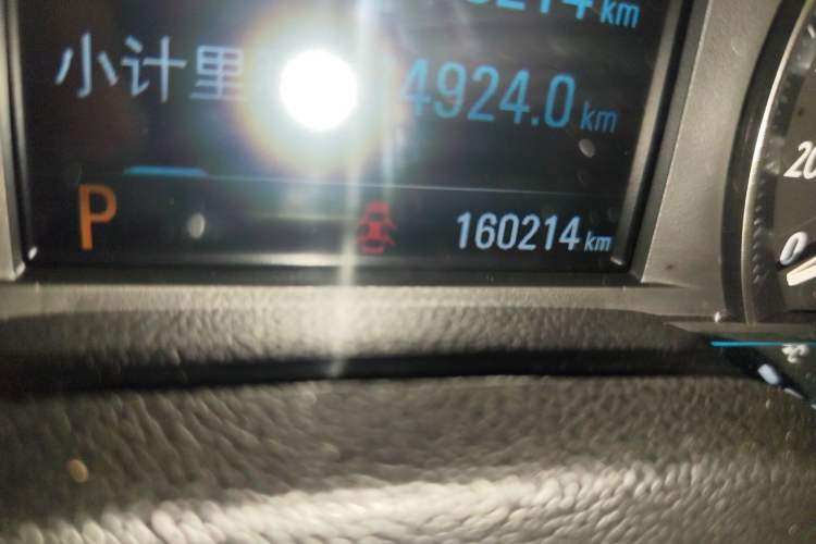 Used Buick GT 2017 15N Automatic Elite Version Odometer Close Up