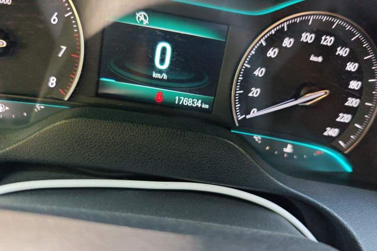 Used Buick GT 2017 15N Manual Elite Version Odometer Close Up