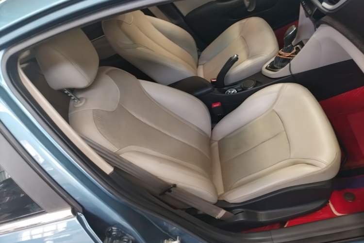 Used Buick GT 2017 15N Automatic Elite Version Right Front Seat