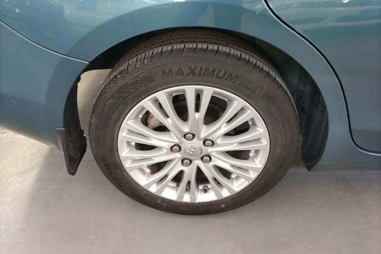 Used Buick GT 2017 15N Automatic Elite Version Right Rear Wheel Hub