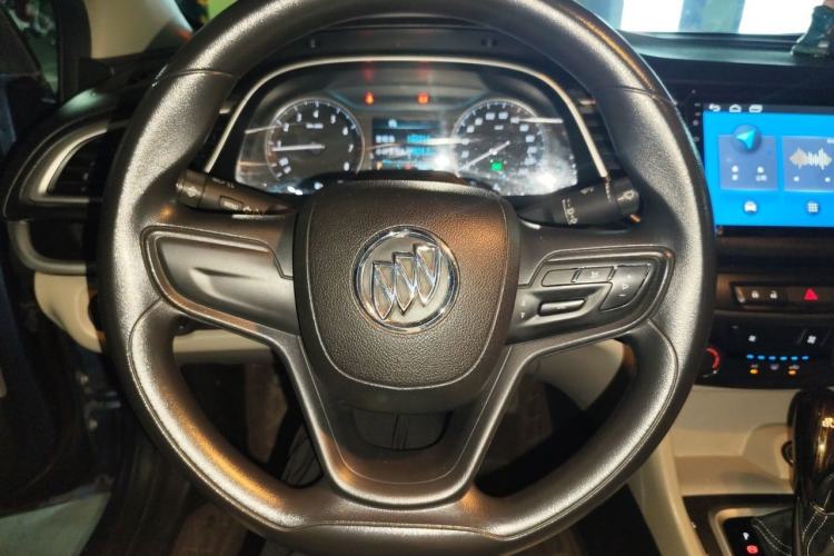 Used Buick GT 2017 15N Automatic Elite Version Steering Wheel