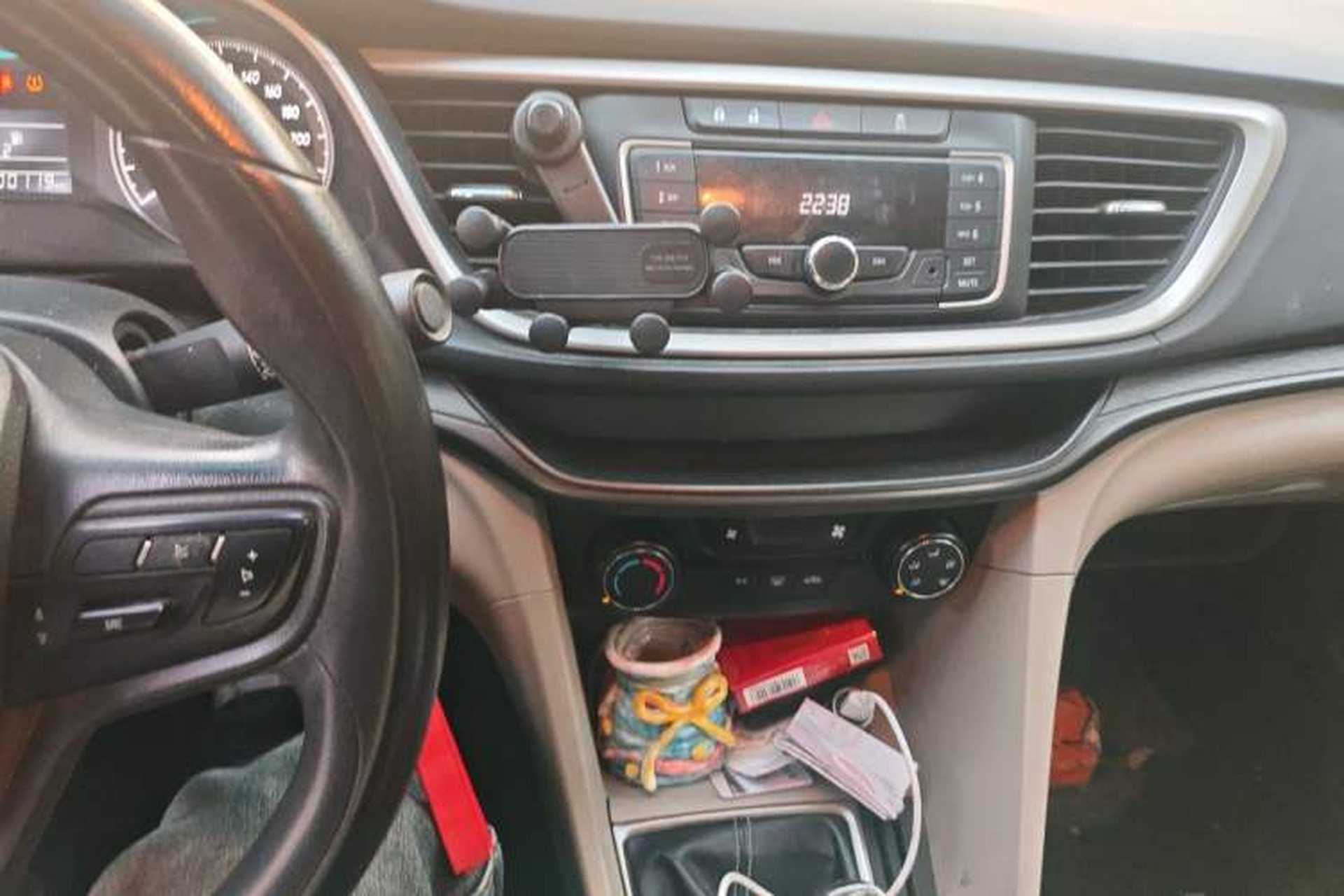 Used Buick GT 2017 15N Manual Entry-Level Trim Audio And AC Panel