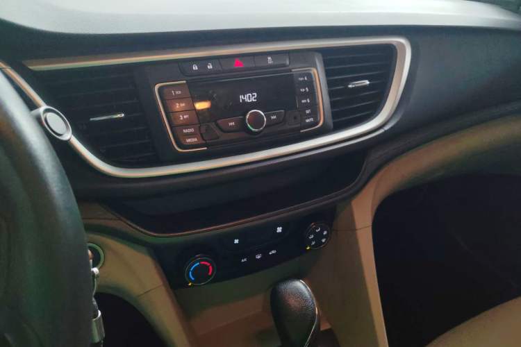 Used Buick GT 2017 15N Automatic Entry-Level Trim Audio And AC Panel