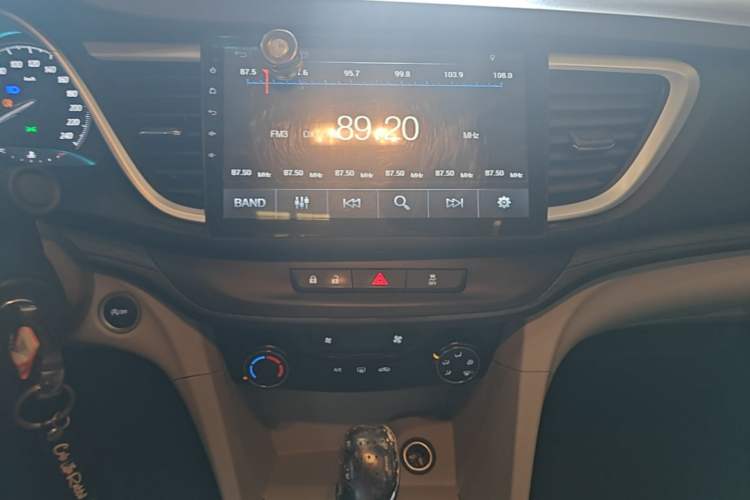 Used Buick GT 2017 15N Automatic Elite Version Audio And AC Panel
