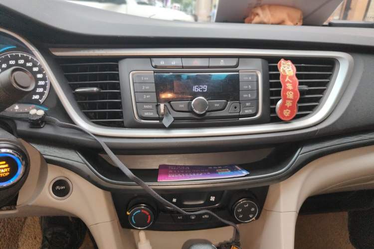 Used Buick GT 2017 15N Automatic Elite Version Audio And AC Panel
