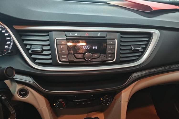 Used Buick GT 2017 15N Automatic Entry-Level Trim Audio And AC Panel