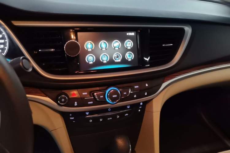 Used Buick GT 2017 15N Automatic Deluxe Edition Audio And AC Panel