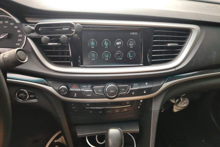 Used Buick GT 2017 15N Automatic Deluxe Edition Audio And AC Panel
